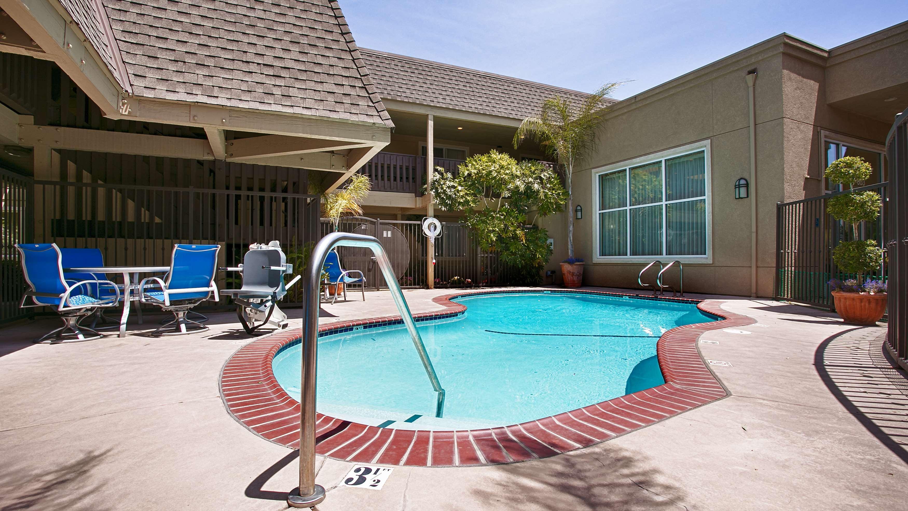 Western Sycamore Hotel 3*