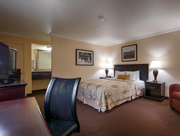 Western Sycamore Hotel